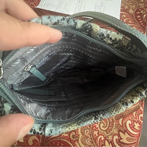 Simply Vera Vera Wang Faux Leather Snake Pattern Wristlet with Card Slots - Picture 4 of 5